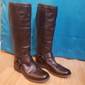 Frye brown Women's size 8.5 boot